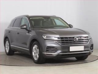 Volkswagen Touareg 3.0 V6 TSI, �R, DPH, 1. MAJ