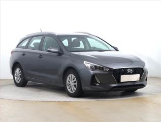 Hyundai i30 Trikolor 1.6 CRDi, Serv.kniha