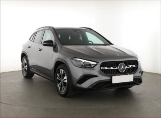Mercedes-Benz GLA 200, Progressive