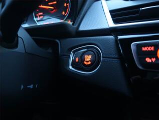 Volkswagen Touran (2007) 1.9 TDI, Automat, 7 míst - náhled 19