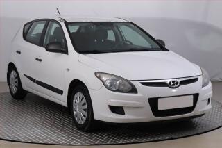 Hyundai i30 1.4 CVVT, po STK, obl�ben� v�z