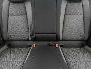 Škoda Karoq (2023) Style 1.5 TSI, digi klima - náhled 10