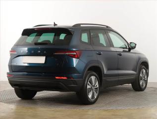 Škoda Karoq (2023) Style 1.5 TSI, digi klima - náhled 5