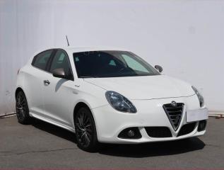 Alfa Romeo Giulietta 1.4 T, Serv.kniha, Navi