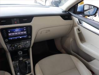 Škoda Octavia (2018) Style 1.8 TSI, Automat - náhled 8
