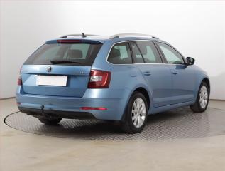 Škoda Octavia (2018) Style 1.8 TSI, Automat - náhled 5