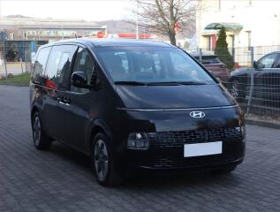 Hyundai Staria 1.6 T-GDI HEV, SR, 1Maj