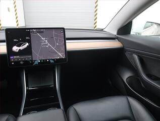 Tesla Model 3 (2020) Std Range Plus 52kWh, SoH 84% - náhled 8