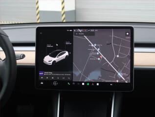 Tesla Model 3 (2020) Std Range Plus 52kWh, SoH 84% - náhled 12