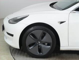 Tesla Model 3 (2020) Std Range Plus 52kWh, SoH 84% - náhled 14
