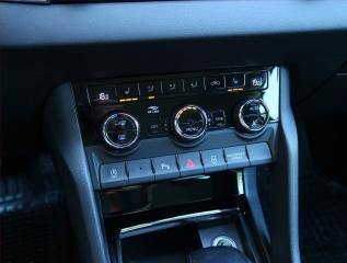 Škoda Karoq (2019) Style 2.0 TDI, 4x4, Style - náhled 19
