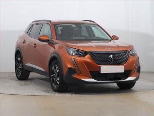 Peugeot 2008 Allure 1.2 PureTech, �R,1.maj