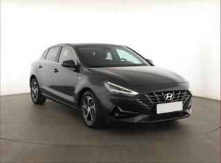 Hyundai i30 1.5 T-GDI MHEV, �R,1.maj