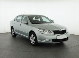 �koda Octavia 1.6 TDI, Serv.kniha, Tempomat
