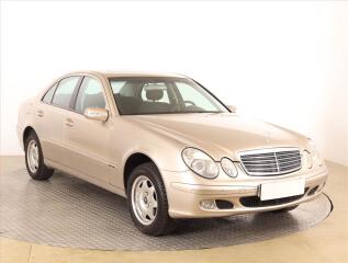 Mercedes-Benz Classic E 240 , Tempomat