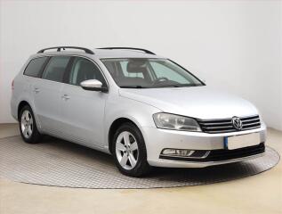 Volkswagen Passat Comfortline 1.6 TDI, Navi