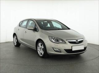 Opel Astra 1.6 16V, nov� STK, zamluveno