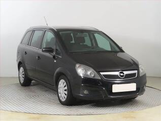 Opel Zafira 1.6, 7�m�st, Ta�n�, rezervace