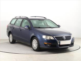 Volkswagen Passat 1.6 FSI, servisovan, Tempomat