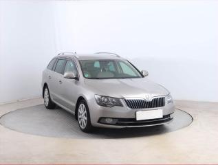koda Superb Elegance 2.0 TDI, Navi, Xenony