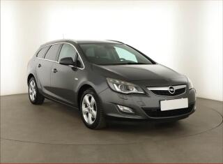 Opel Astra 1.7 CDTI, Xenony, Tempomat