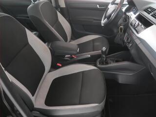 BMW Řada 5 (2015) 525d xDrive, 4X4, Automat - náhled 7