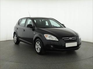 Kia Ceed 1.4 CVVT, po STK, rezervace