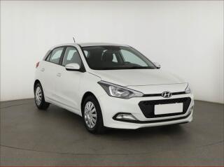 Hyundai i20 1.2, Serv.kniha, Park.�senzory