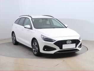 Hyundai i30 1.5 DPI, �R,1.maj, Serv.kniha