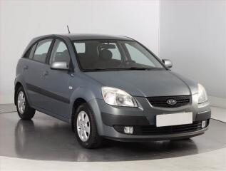 Kia Rio 1.4 16V, po STK, servisovan�