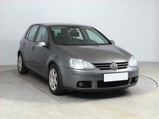 Volkswagen Golf 1.6 FSI, po STK, rezervace