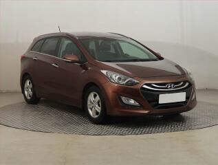 Hyundai i30 Comfort 1.6 GDI, Serv.kniha