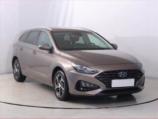 Hyundai i30 1.5 DPI, Serv.kniha, Tempomat