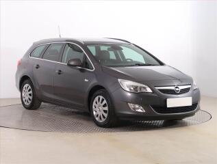 Opel Astra 1.4 T, Tempomat, Park.�senzory