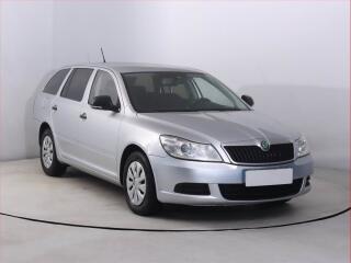 �koda Octavia 1.6 TDI, Serv.kniha, Tempomat