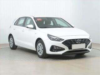 Hyundai i30 1.5 DPI, �R,1.maj, Serv.kniha