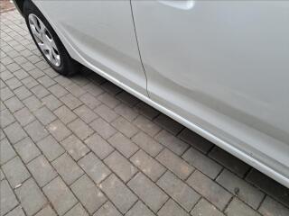 Dacia Sandero 1,2 i - náhled 20