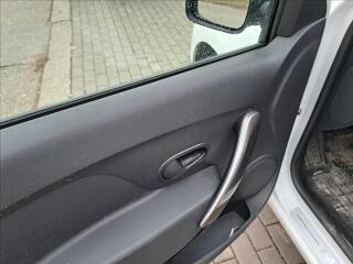 Dacia Sandero 1,2 i - náhled 23