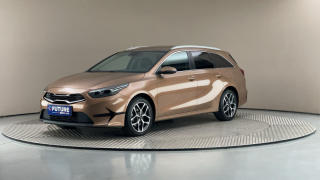 Kia Ceed 1.5 T-GDI AUT Top Kombi