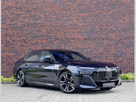 BMW M760e xDrive