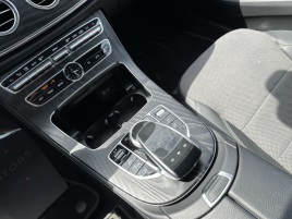 Mercedes-Benz Třídy E E200-AMG-4M-R19-ČR-1 MAJ - náhled 17