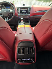 Maserati Levante 30V6-4x4-ZEGNA ED-ČR-1 MAJ - náhled 30