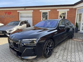 BMW M760e-XD-M-PAK-SKY-B&W