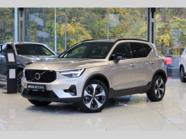 Volvo XC40 Plus Dark B3 AT