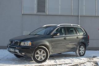 Volvo XC90 pi rychlm jednn sleva