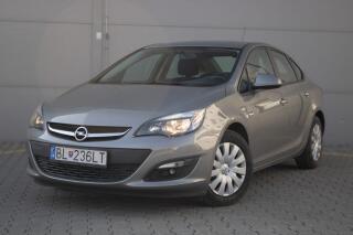 Opel Astra servisn� kn�ka.
