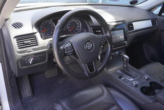 Volkswagen Touareg (2013) 3,6 V6 FSI  4x4 KŮŽE - náhled 10