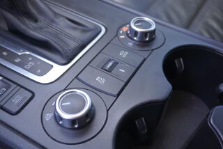 Volkswagen Touareg (2013) 3,6 V6 FSI  4x4 KŮŽE - náhled 13