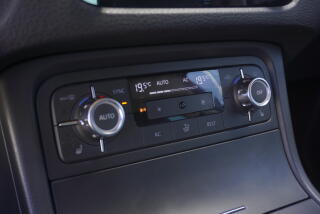 Volkswagen Touareg (2013) 3,6 V6 FSI  4x4 KŮŽE - náhled 14