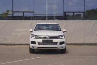 Volkswagen Touareg (2013) 3,6 V6 FSI  4x4 KŮŽE - náhled 4